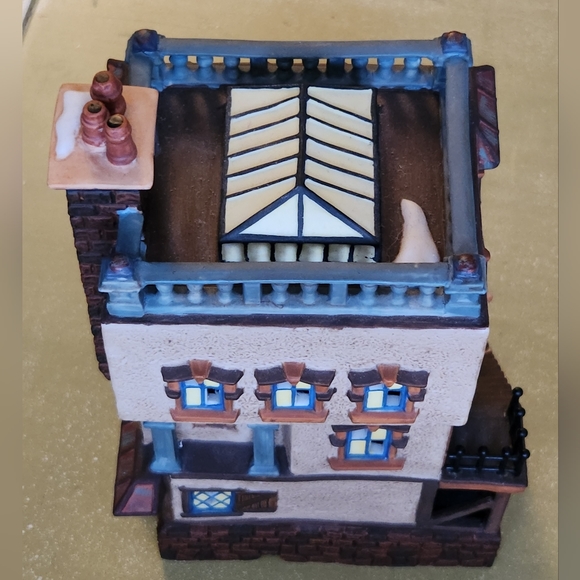 Dept 56 Dickens Village Leeds Oyster House - Picture 6 of 13